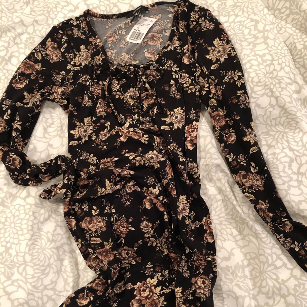 Forever 21 NWT long black floral lace-up dress